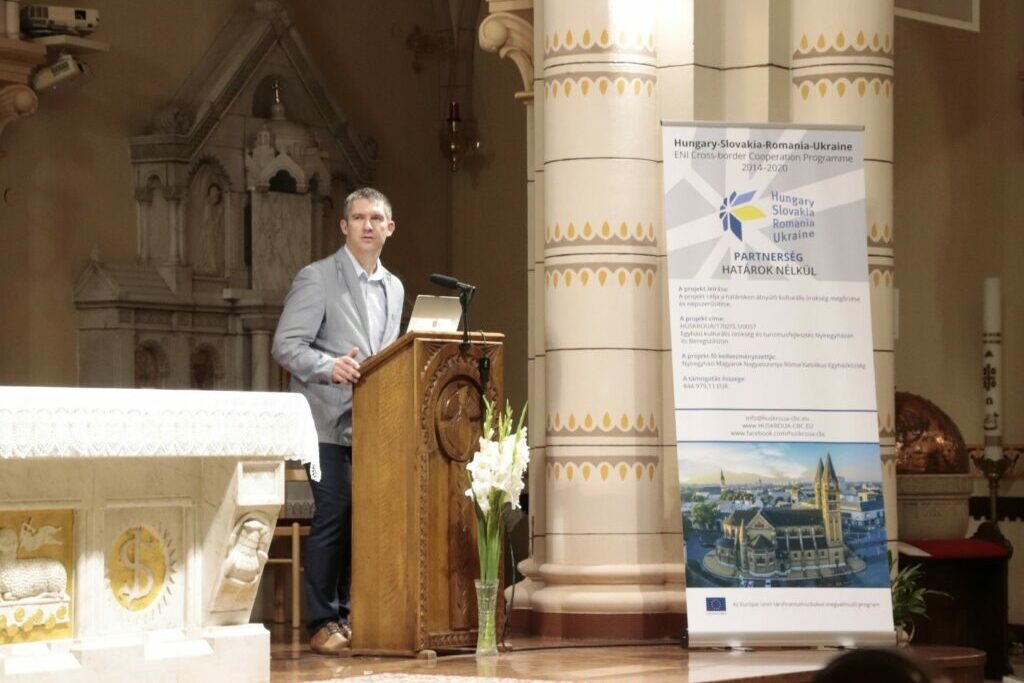 Európai Uniós pályázati program keretében újul meg a társszékesegyház és a beregszászi római katolikus templom